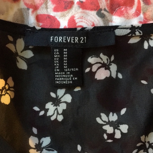 A  forever 21 black and white floral dress - Picture 2 of 3